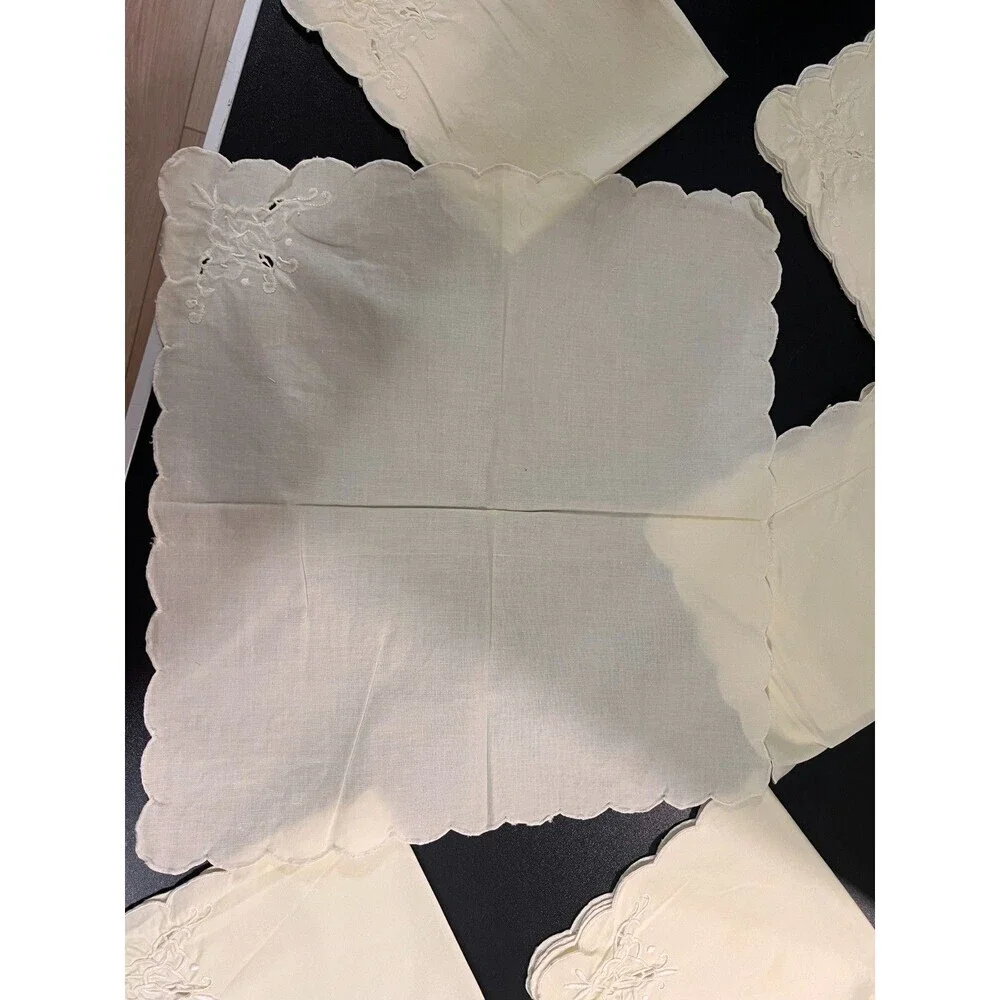 Vintage Handmade Embroidered Linen Napkins 8 Piece Set - Ecru/Cream Scalloped